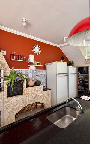 Casa à venda com 220m², 3 quartos e 4 vagas Casa à venda com 220m², 3 quartos e 4 vagasEspaço Gourmet
