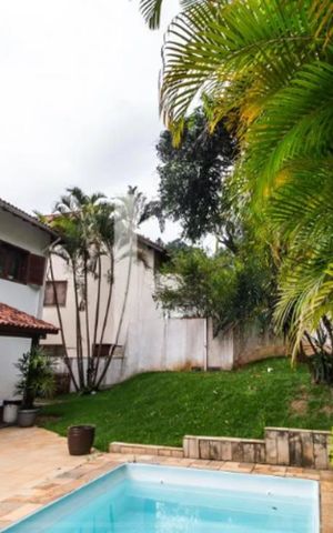 Casa de condomínio à venda com 488m², 4 quartos e 4 vagasÁrea externa