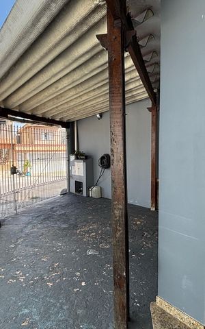 Casa à venda com 148m², 2 quartos e 6 vagasQuintal - Garagem