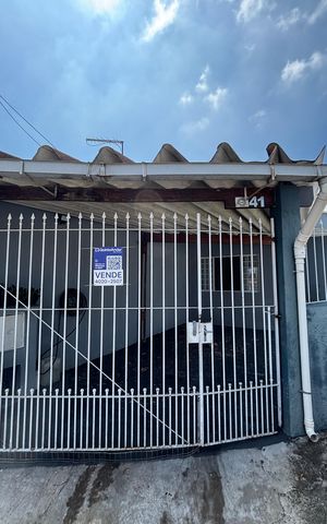 Casa à venda com 148m², 2 quartos e 6 vagasFachada
