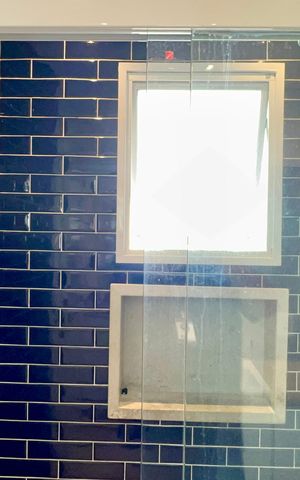 Apartamento à venda com 82m², 2 quartos e 2 vagas Apartamento à venda com 82m², 2 quartos e 2 vagasBanheiro da Suíte