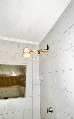 Casa à venda com 170m², 2 quartos e 1 vaga Casa à venda com 170m², 2 quartos e 1 vagaBanheiro 2