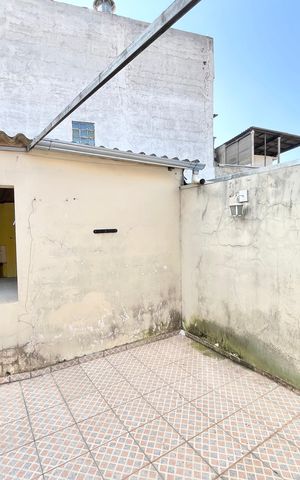 Casa à venda com 170m², 2 quartos e 1 vaga Casa à venda com 170m², 2 quartos e 1 vagaVaranda