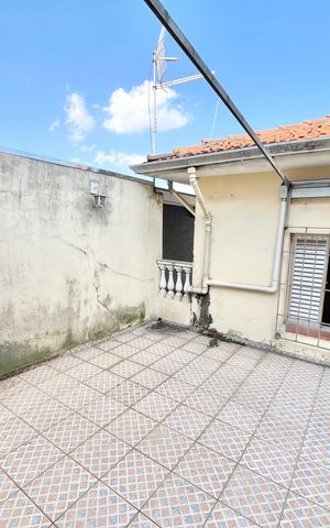 Casa à venda com 170m², 2 quartos e 1 vaga Casa à venda com 170m², 2 quartos e 1 vagaVaranda