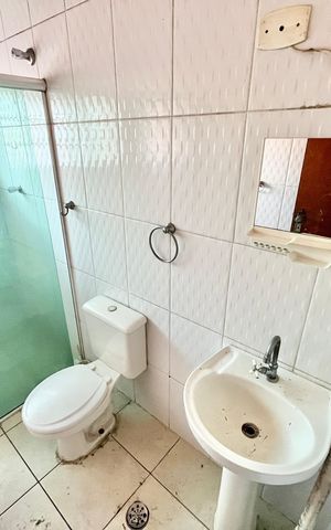 Casa à venda com 170m², 2 quartos e 1 vaga Casa à venda com 170m², 2 quartos e 1 vagaBanheiro