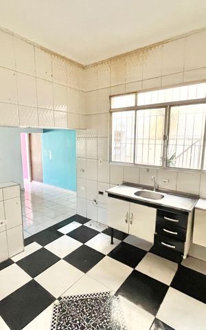 Casa à venda com 170m², 2 quartos e 1 vaga Casa à venda com 170m², 2 quartos e 1 vagaCozinha