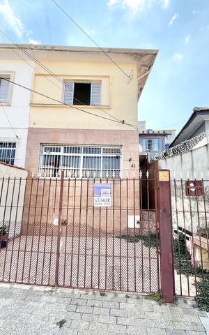 Casa à venda com 170m², 2 quartos e 1 vaga Casa à venda com 170m², 2 quartos e 1 vagaFachada/Placa