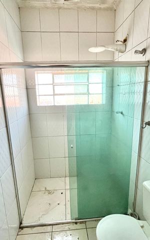 Casa à venda com 170m², 2 quartos e 1 vaga Casa à venda com 170m², 2 quartos e 1 vagaBanheiro