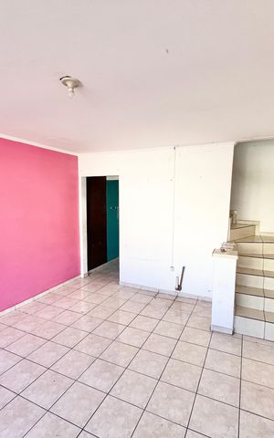 Casa à venda com 170m², 2 quartos e 1 vaga Casa à venda com 170m², 2 quartos e 1 vagaSala