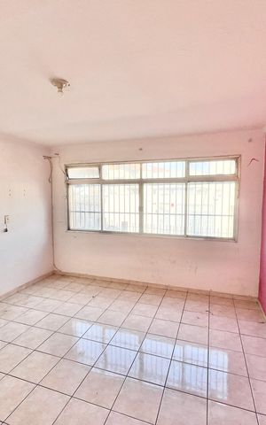 Casa à venda com 170m², 2 quartos e 1 vaga Casa à venda com 170m², 2 quartos e 1 vagaSala