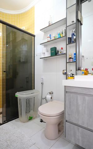 Casa à venda com 340m², 3 quartos e 2 vagasBanheiro da suíte