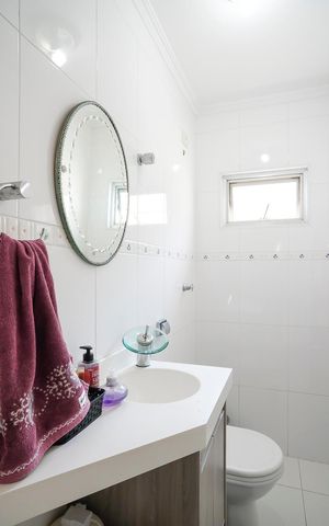 Casa à venda com 340m², 3 quartos e 2 vagasLavabo