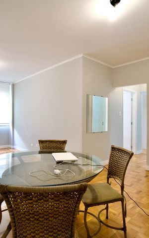 Apartamento à venda com 106m², 3 quartos e sem vaga Apartamento à venda com 106m², 3 quartos e sem vagaSala