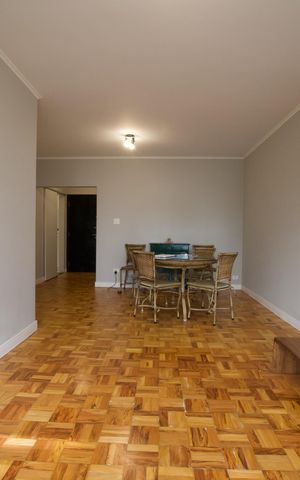 Apartamento à venda com 106m², 3 quartos e sem vaga Apartamento à venda com 106m², 3 quartos e sem vagaSala