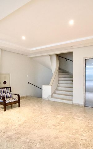 Apartamento à venda com 106m², 3 quartos e sem vaga Apartamento à venda com 106m², 3 quartos e sem vagaHall de entrada