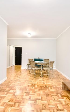 Apartamento à venda com 106m², 3 quartos e sem vaga Apartamento à venda com 106m², 3 quartos e sem vagaSala
