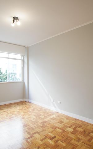 Apartamento à venda com 106m², 3 quartos e sem vaga Apartamento à venda com 106m², 3 quartos e sem vagaSala