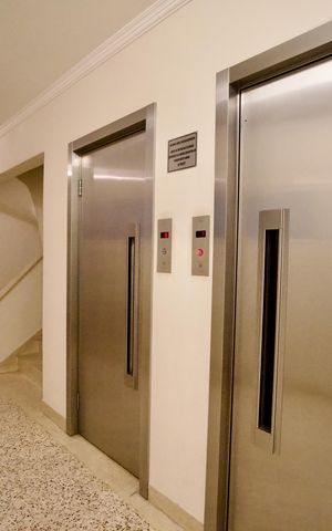 Apartamento à venda com 106m², 3 quartos e sem vaga Apartamento à venda com 106m², 3 quartos e sem vagaHall social