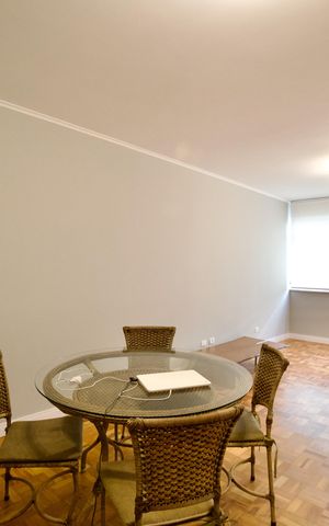 Apartamento à venda com 106m², 3 quartos e sem vaga Apartamento à venda com 106m², 3 quartos e sem vagaSala