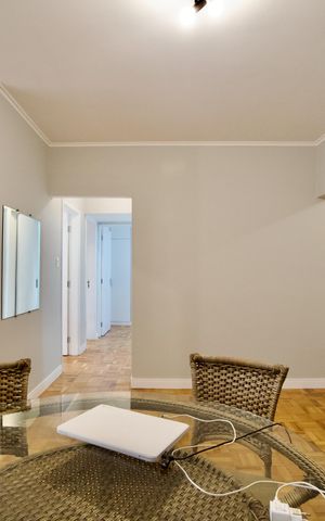 Apartamento à venda com 106m², 3 quartos e sem vaga Apartamento à venda com 106m², 3 quartos e sem vagaSala
