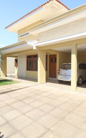 Casa à venda com 163m², 3 quartos e 4 vagasÁrea externa