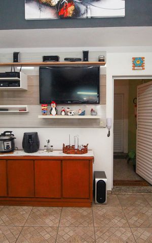Apartamento à venda com 180m², 3 quartos e 2 vagas Apartamento à venda com 180m², 3 quartos e 2 vagasÁrea gourmet