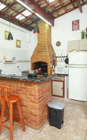Apartamento à venda com 180m², 3 quartos e 2 vagas Apartamento à venda com 180m², 3 quartos e 2 vagasÁrea gourmet