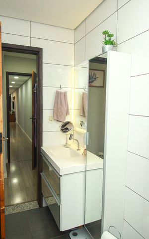 Apartamento à venda com 180m², 3 quartos e 2 vagas Apartamento à venda com 180m², 3 quartos e 2 vagasBanheiro da Suíte