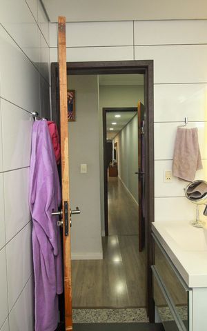 Apartamento à venda com 180m², 3 quartos e 2 vagas Apartamento à venda com 180m², 3 quartos e 2 vagasBanheiro da Suíte