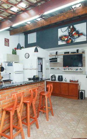 Apartamento à venda com 180m², 3 quartos e 2 vagas Apartamento à venda com 180m², 3 quartos e 2 vagasÁrea gourmet