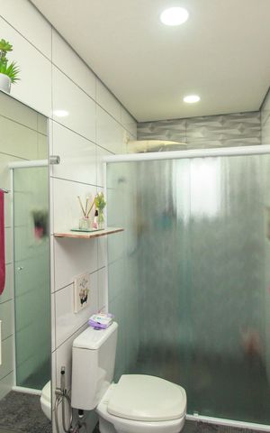 Apartamento à venda com 180m², 3 quartos e 2 vagas Apartamento à venda com 180m², 3 quartos e 2 vagasBanheiro da Suíte