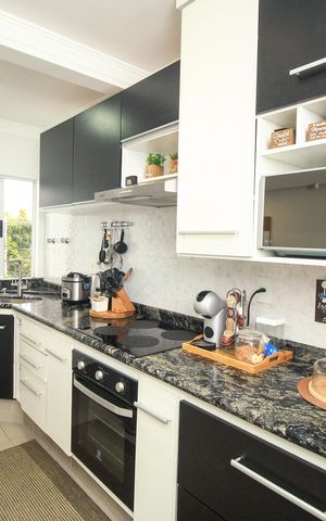 Apartamento à venda com 180m², 3 quartos e 2 vagas Apartamento à venda com 180m², 3 quartos e 2 vagasCozinha