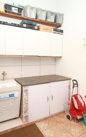 Apartamento à venda com 180m², 3 quartos e 2 vagas Apartamento à venda com 180m², 3 quartos e 2 vagasÁrea de Serviço