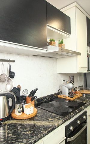 Apartamento à venda com 180m², 3 quartos e 2 vagas Apartamento à venda com 180m², 3 quartos e 2 vagasCozinha