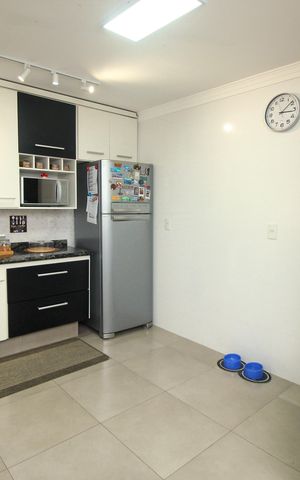 Apartamento à venda com 180m², 3 quartos e 2 vagas Apartamento à venda com 180m², 3 quartos e 2 vagasCozinha