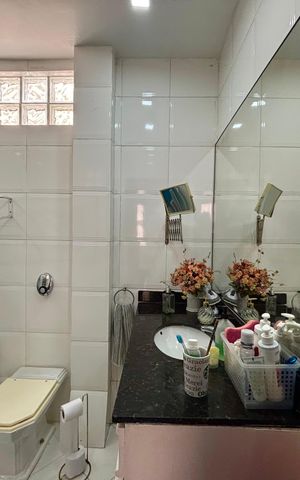 Apartamento à venda com 75m², 2 quartos e 1 vaga Apartamento à venda com 75m², 2 quartos e 1 vagaBanheiro social