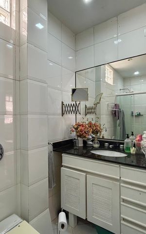Apartamento à venda com 75m², 2 quartos e 1 vaga Apartamento à venda com 75m², 2 quartos e 1 vagaBanheiro social