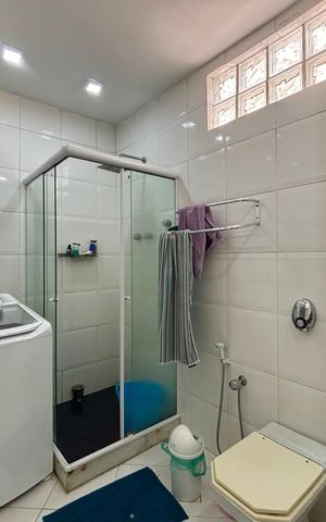 Apartamento à venda com 75m², 2 quartos e 1 vaga Apartamento à venda com 75m², 2 quartos e 1 vagaBanheiro social