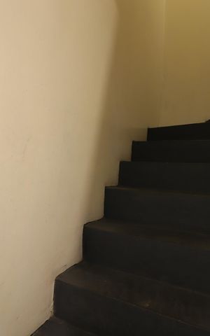 Casa à venda com 250m², 3 quartos e 2 vagasEscada