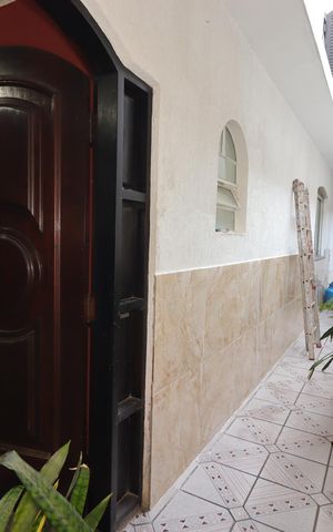 Casa à venda com 250m², 3 quartos e 2 vagasCorredor externo