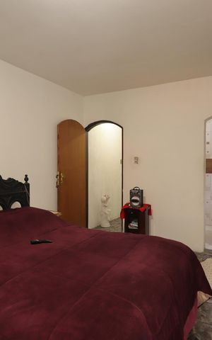 Casa à venda com 250m², 3 quartos e 2 vagasSuíte