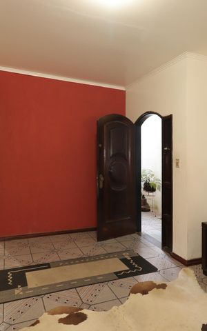 Casa à venda com 250m², 3 quartos e 2 vagasSala