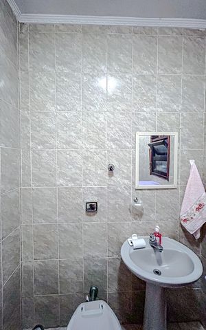 Casa à venda com 500m², 5 quartos e 2 vagasBanheiro  2 - Casa 2
