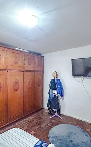 Casa à venda com 500m², 5 quartos e 2 vagasQuarto 1 - Casa 2