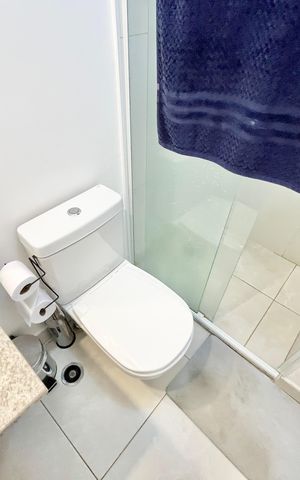 Apartamento à venda com 60m², 2 quartos e 1 vaga Apartamento à venda com 60m², 2 quartos e 1 vagaBanheiro