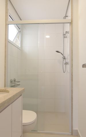 Apartamento à venda com 138m², 3 quartos e 4 vagasBanheiro da Suíte 1
