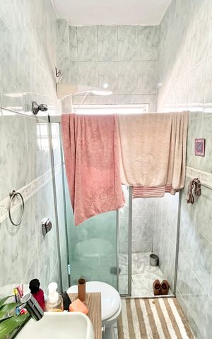 Apartamento à venda com 45m², 2 quartos e 1 vaga Apartamento à venda com 45m², 2 quartos e 1 vagaBanheiro