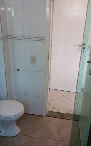 Casa para alugar com 270m², 5 quartos e 5 vagas Casa para alugar com 270m², 5 quartos e 5 vagasBanheiro