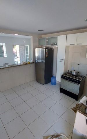 Casa para alugar com 270m², 5 quartos e 5 vagas Casa para alugar com 270m², 5 quartos e 5 vagasCozinha