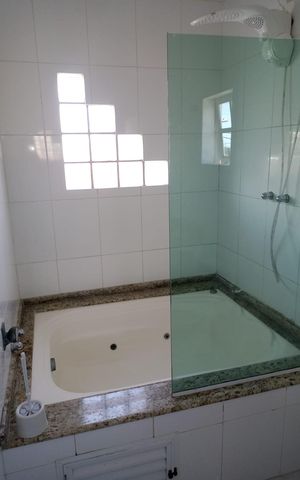 Casa para alugar com 270m², 5 quartos e 5 vagas Casa para alugar com 270m², 5 quartos e 5 vagasBanheiro